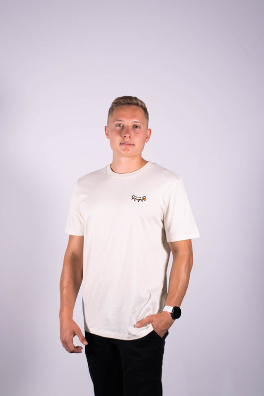 Model Oberkörperaufnahme, Produkt T-Shirt, Motiv Praise the Lord, Farbe Natural Raw