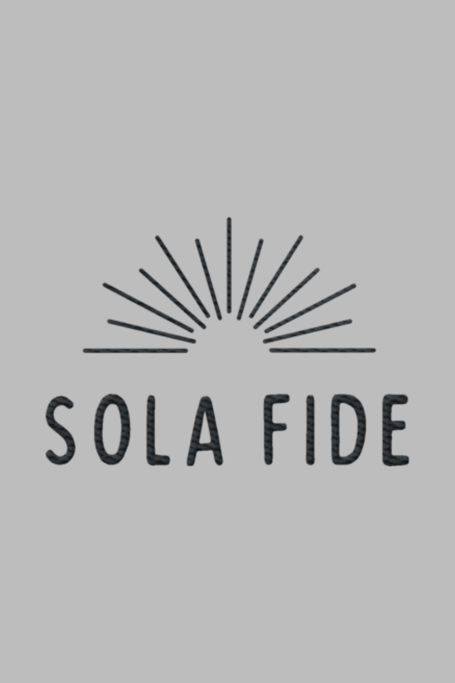 Stickmotiv Sola Fide in Nahaufnahme - faire, nachhaltige Kleidung aus Bio-Baumwolle von Mission One More