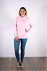 Model Ganzkörperaufnahme, Produkt Hoodie, Motiv Love One Another, Farbe Cotton Pink