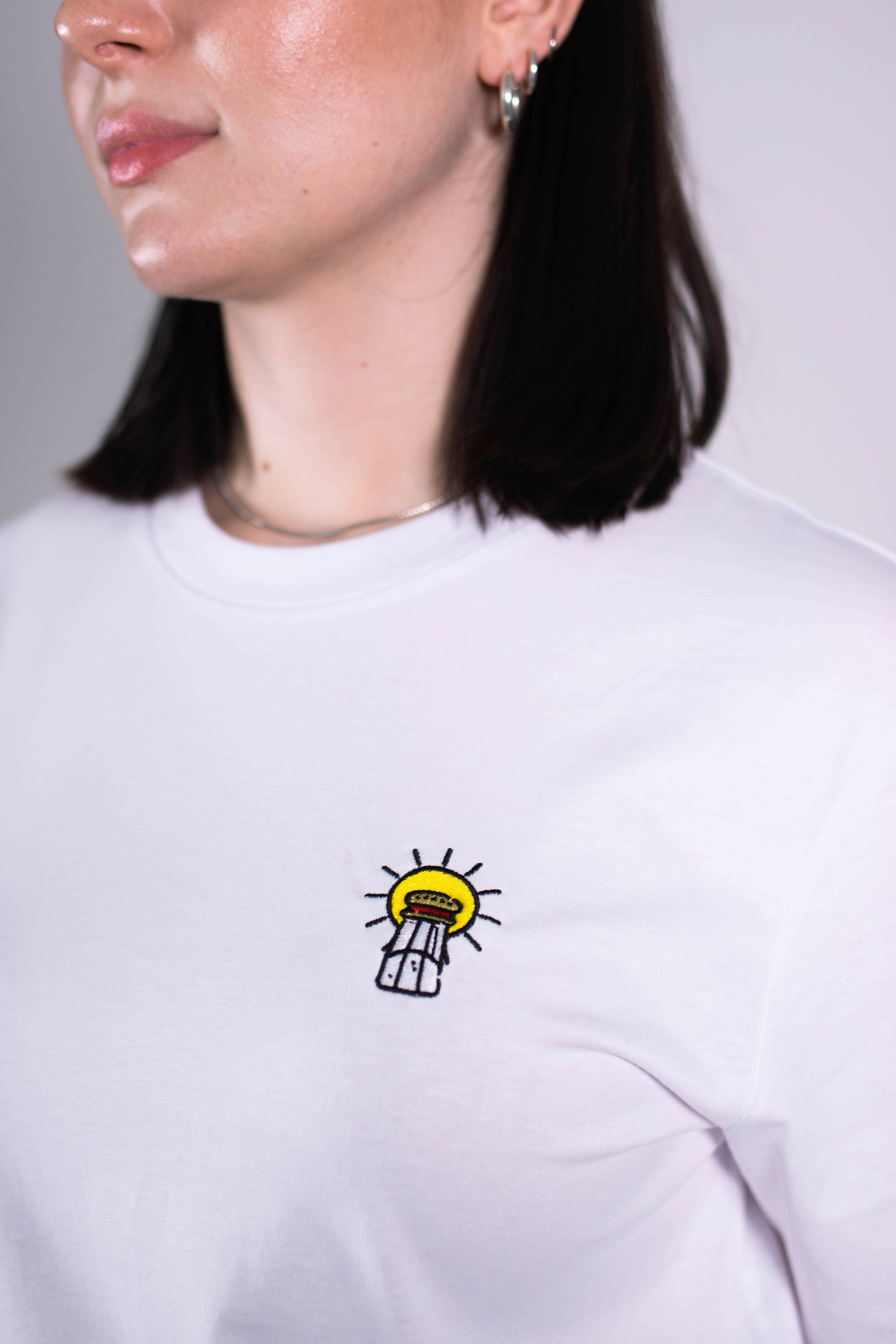Model Nahaufnahme, Produkt T-Shirt, Motiv Licht und Salz, Farbe White