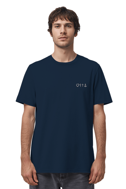 Fair produziertes Mission One More Unisex T-Shirt in French Navy aus zertifizierter Bio-Baumwolle mit hochwertigem Stick