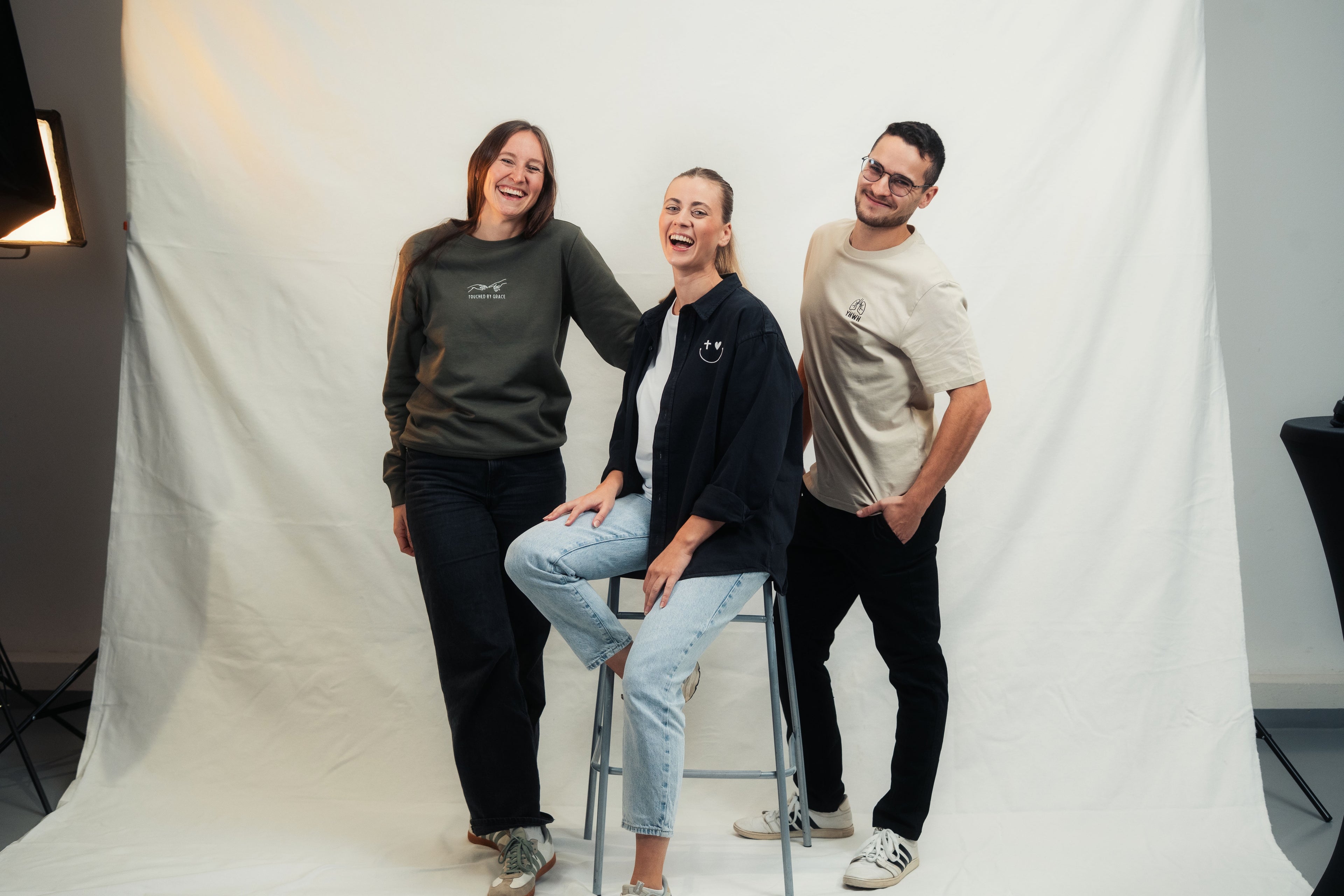 Mission One More Fair Fashion Kleidung aus hochwertiger Bio Baumwolle von Models getragen