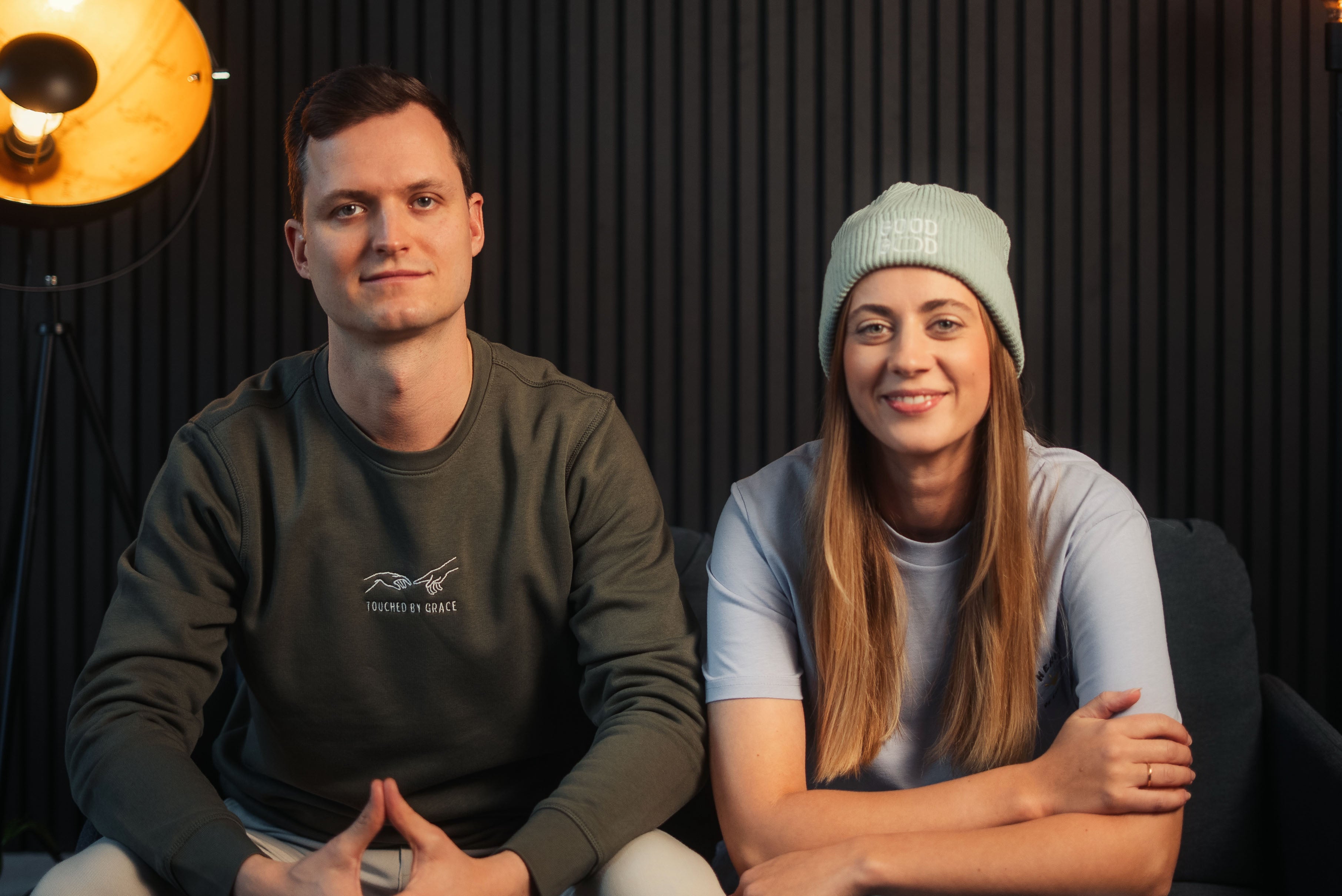 Mission One More Organic Hoodie & Beanie - nachhaltige christliche Mode