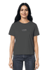 Anthracite Mission One More Shirt mit subtiler Mission-Stickerei als Gesprächsanstoß über den Glauben