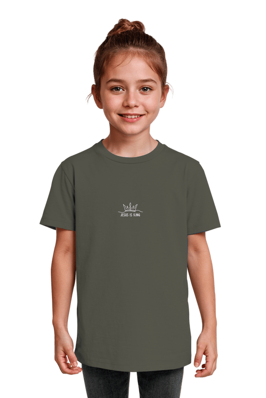 Jesus is King Organic Shirt Khaki, fair produzierte christliche Streetwear aus Bio-Baumwolle fuer Kinder mit Stickmotiv