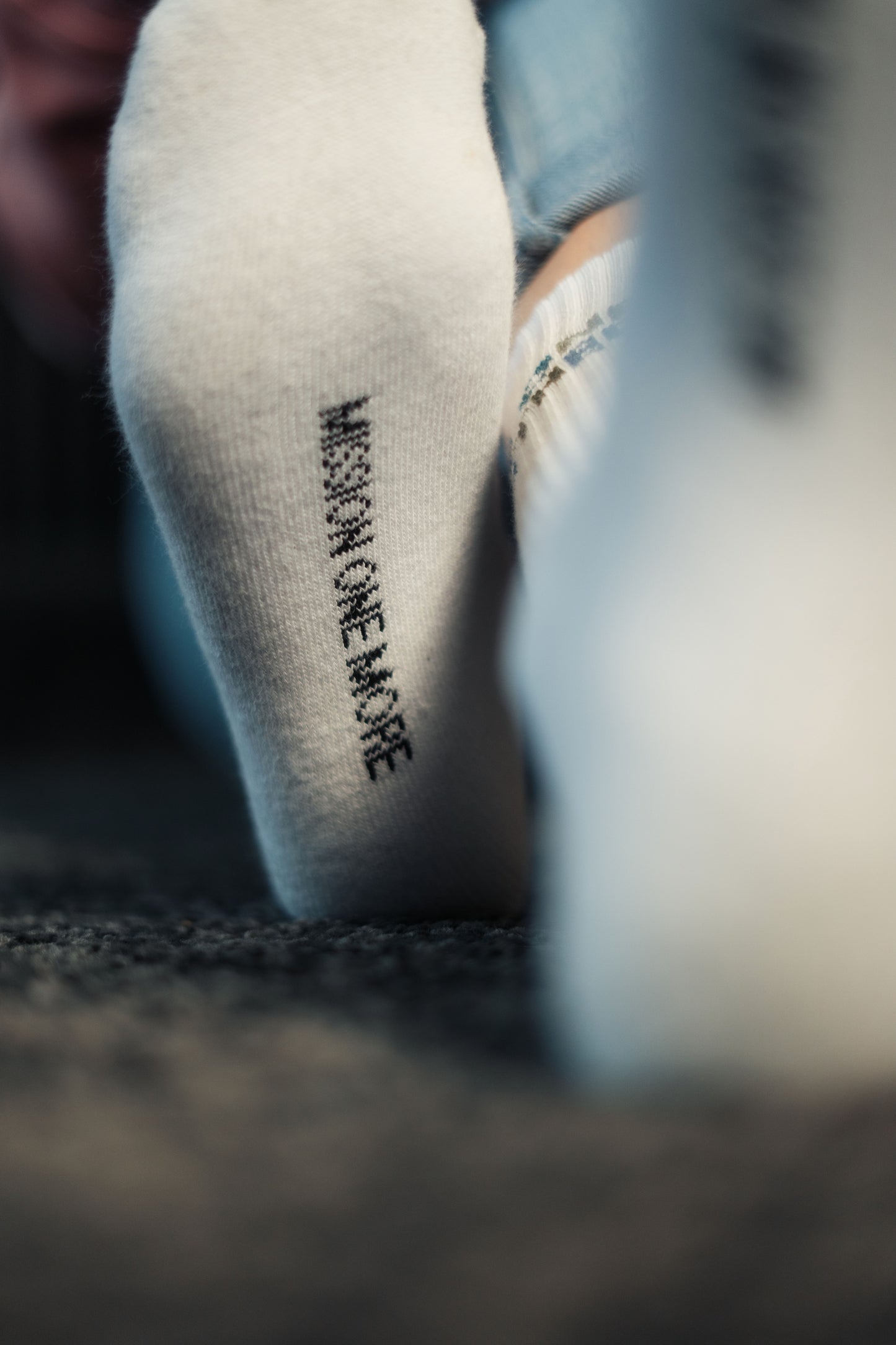 Mission One More Socken "Love One Another" mit dezentem Glaubensmotiv an Models - hochwertig verarbeitet