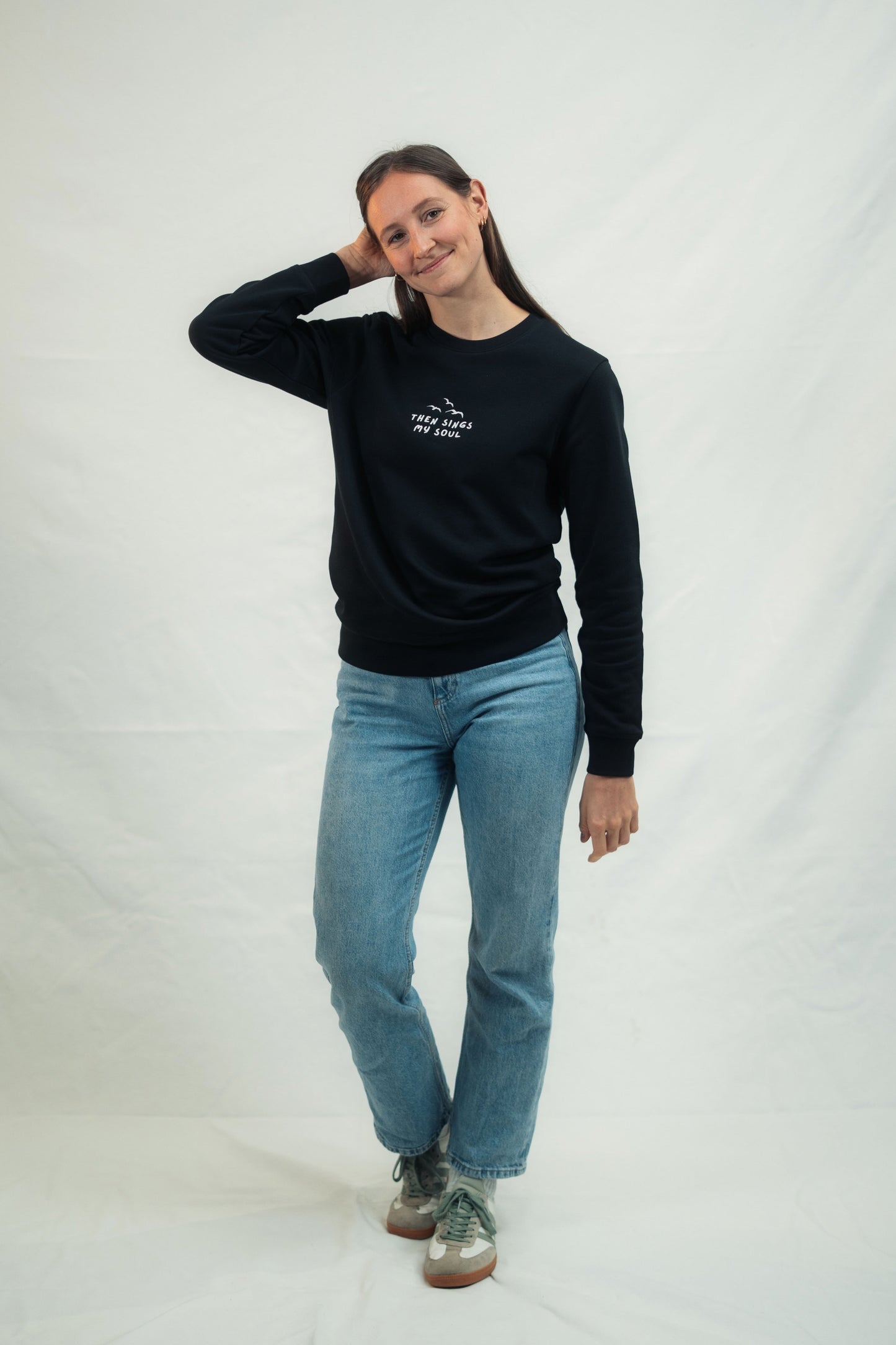 Mission One More Faith Inspired Sweatshirt klare Studioaufnahme der nachhaltigen Mode