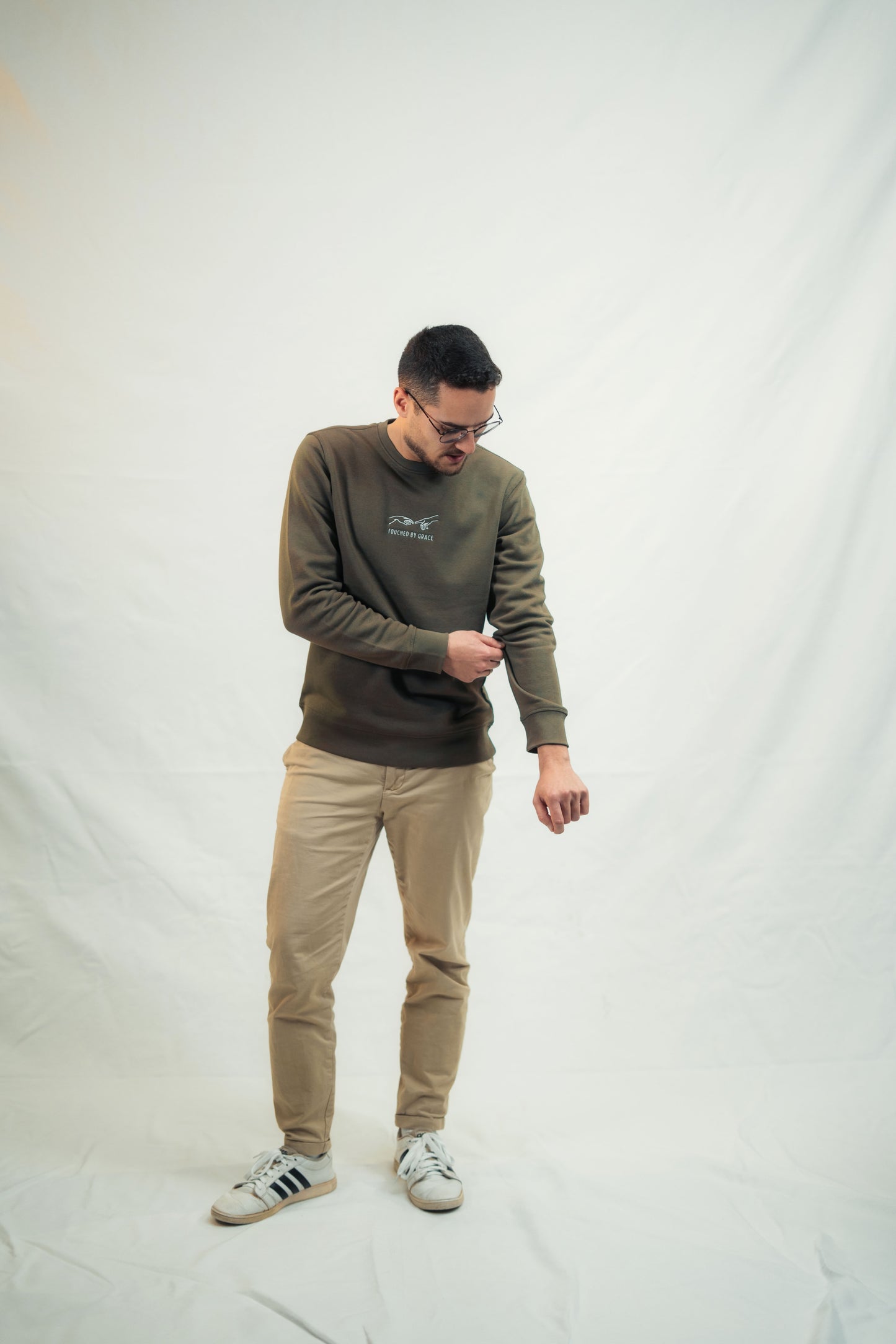 Mission One More Faith Inspired Pullover klare Studioaufnahme der nachhaltigen Mode