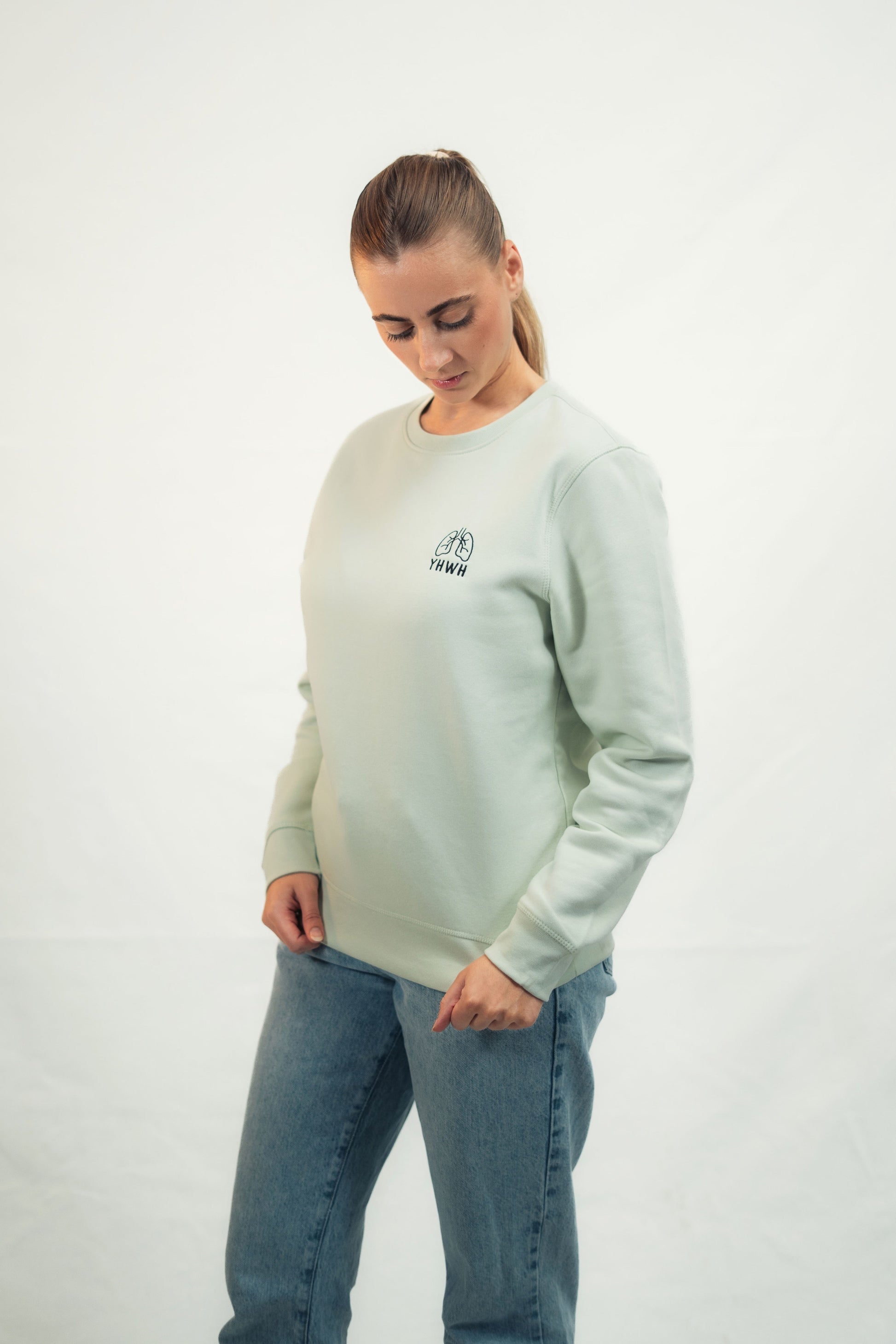 Mission One More christlicher Unisex Pullover ‚YHWH‘ schlichtes Design, nachhaltig produziert