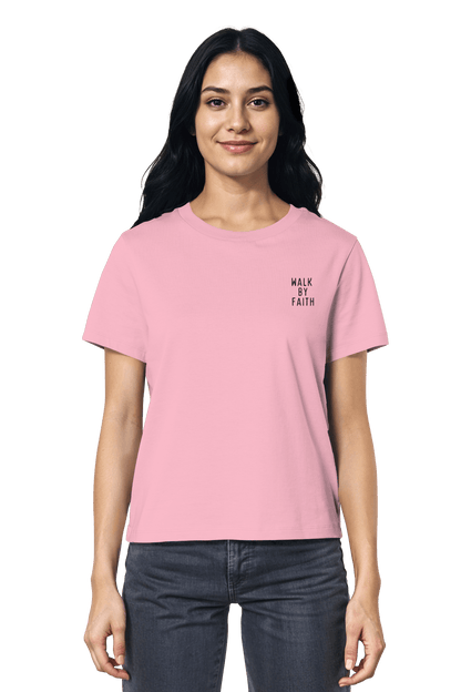 Cotton Pink Unisex-T-Shirt mit feinem Stickmotiv – moderne Fair Fashion von Mission One More